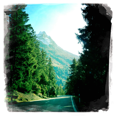 On the Road to Silvaplana_©LaurentKaeser_458x458_03